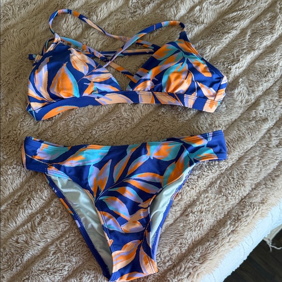 CUPSHE Leaf Print Bikini Set - Picture 4 of 9